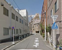 西濃運輸手前を右に曲がる